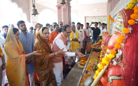 Narmadapuram: कृषि मंत्री शिवराज सिंह चौहान सपरिवार पैतृक गांव जैत पहुँचे, सपत्नीक माँ नर्मदा का पूजन किया, भंडारे में आमजन के साथ बैठकर प्रसाद ग्रहण किया