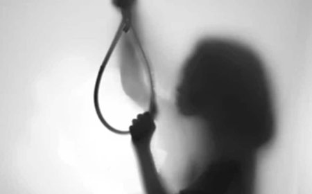 Narmadapuram: 45 वर्षीय महिला ने फाँसी लगाकर दी जान, पति की मौत के बाद दूसरे युवक के संपर्क में थी मृतिका, आरोपी गिरफ्तार, आज कोर्ट में पेश किया जाएगा