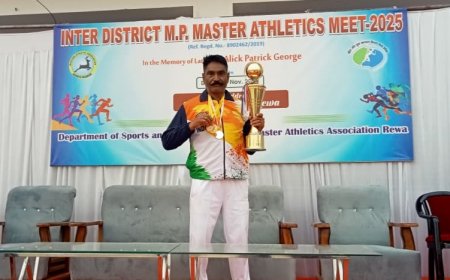 Narmadapuram: 66 साल की उम्र में रिटायर्ड सीआईएसएफ एसआई ने रेसिंग चैंपियनशिप में दो गोल्ड, एक सिल्वर मैडल जीता