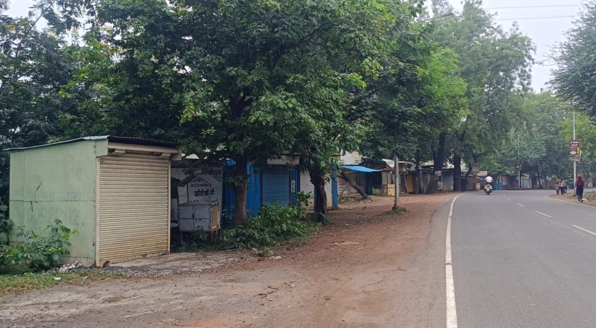 नर्मदापुरम में अतिक्रमण पर प्रशासन का नोटिस बेअसर, आईजी और परिवहन कार्यालय के पास अब भी कायम टपरे, सिटी मजिस्ट्रेट ने बनाई टीम