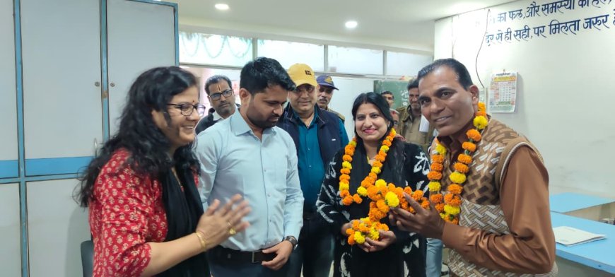 Narmadapuram: मतदाता गहन पुनरीक्षण में शत-प्रतिशत कार्य पूर्ण करने पर बीएलओ और सहायक कर्मचारी सम्मानित